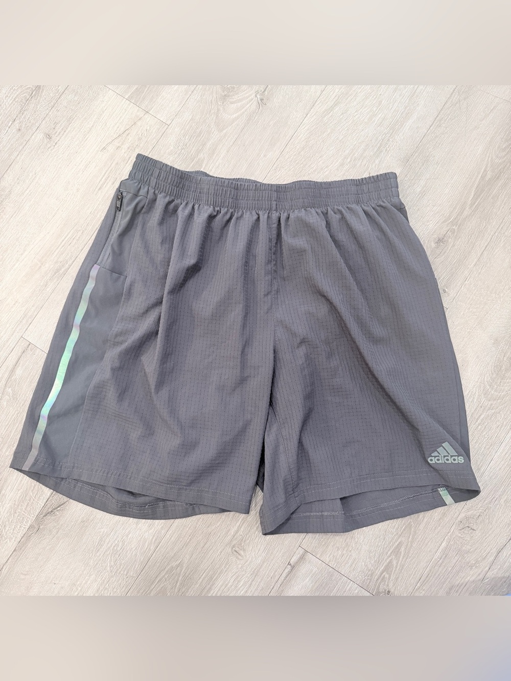 adidas Own The Run Men’s L Gray 7” Running Shorts AEROREADY Reflective Lined